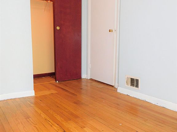 5th image of 4916 N Winthrop Ave #2