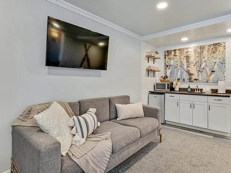 2105 Prospector Ave #208 — Photo 25