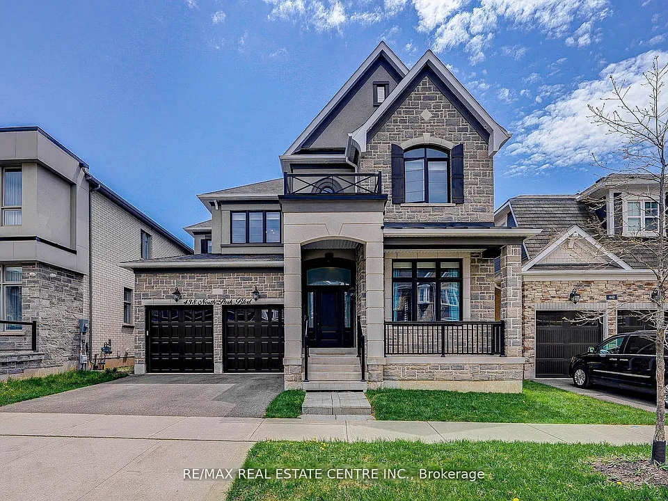 438 N Park Blvd