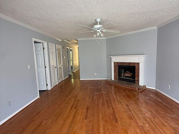 3rd image of 8020 River Bend Rd