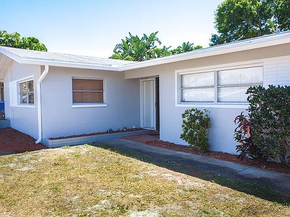 3rd image of 13896 Bermuda Dr