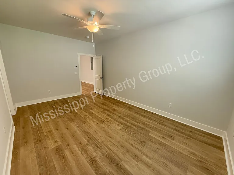 611 Miramar Ln — Photo 19