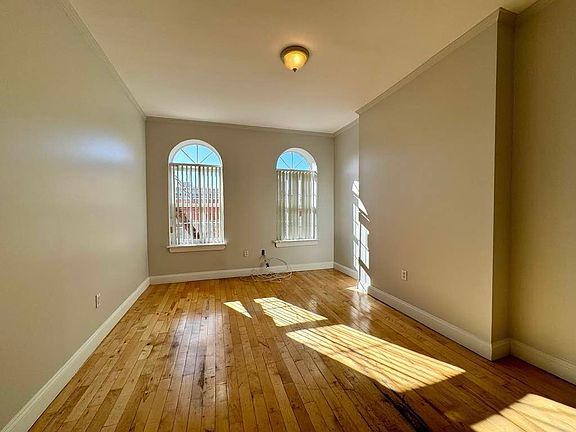 4th image of 239 E 120th St APT 2B