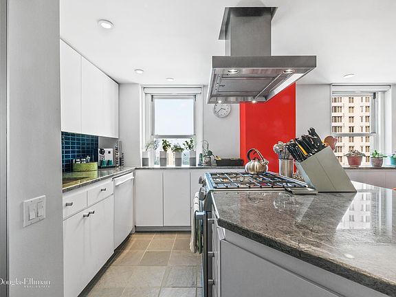4th image of 159 W 53rd St APT 36H