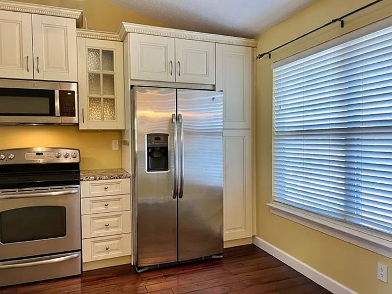 2919 Seashore Point — Photo 11