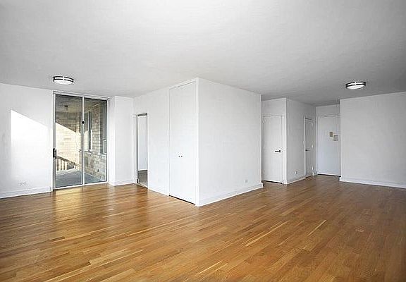 4th image of 424 W End Ave #508