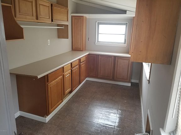 5th image of 539 W 66th St