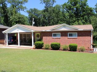 612 River Bluff Dr, Sheffield, AL 35660