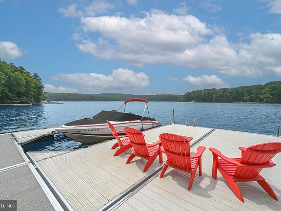 2nd image of 1019 Lake Shore Dr