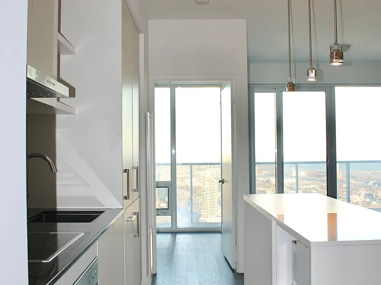 88 Harbour St #6806 — Photo 8