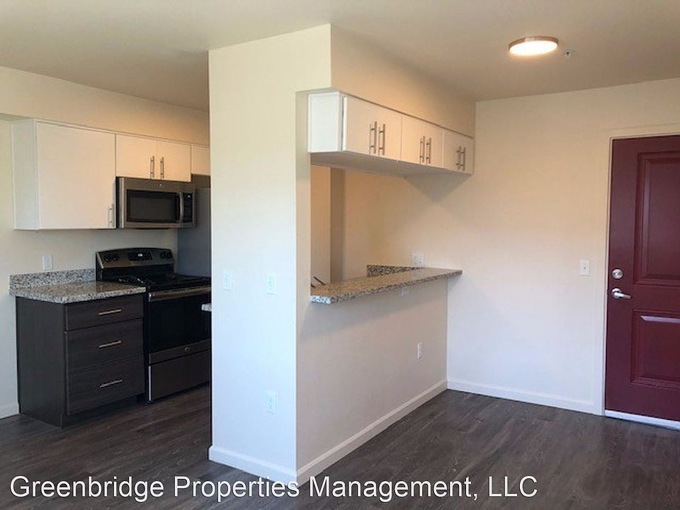 1st image of 6811 NE Grand Ave #401