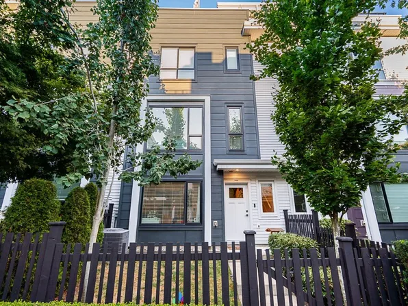 2277 Oak Meadows Dr #197, Surrey, BC V3Z 0W6