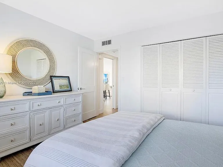 350 Beach Rd #401 — Photo 29