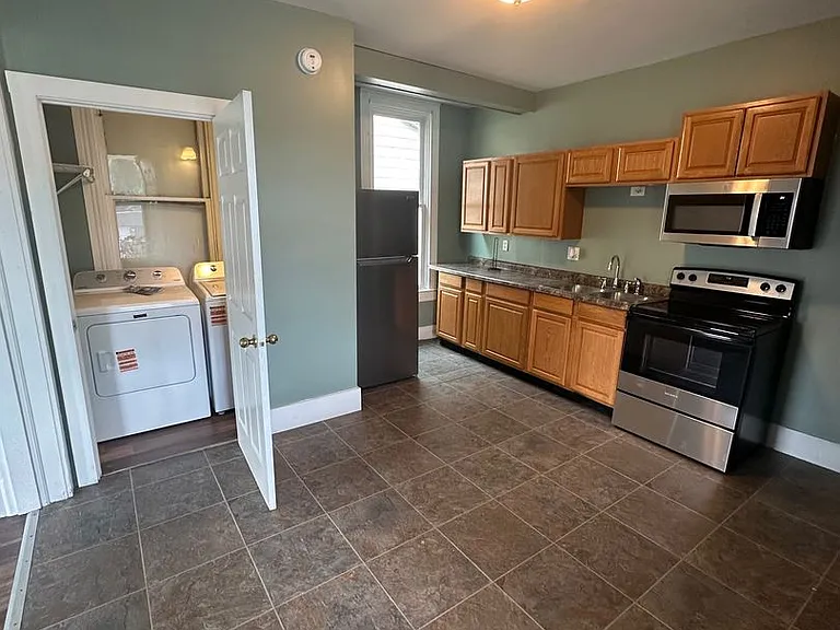 1141 Chestnut St — Photo 8
