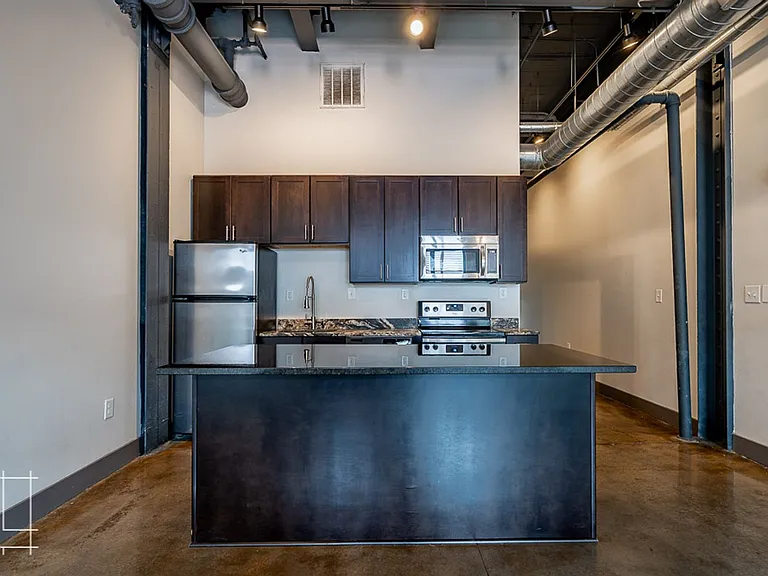 Wonder Bread Lofts — Photo 43