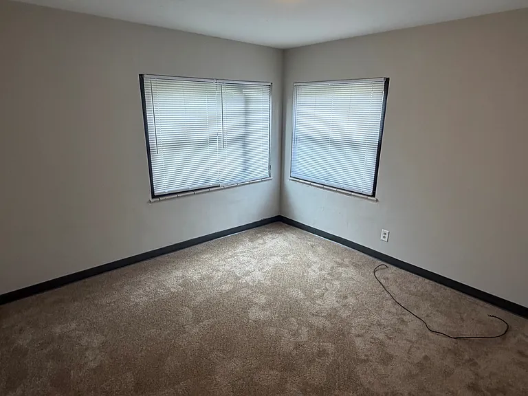 452 Wrexham Ave #B — Photo 8