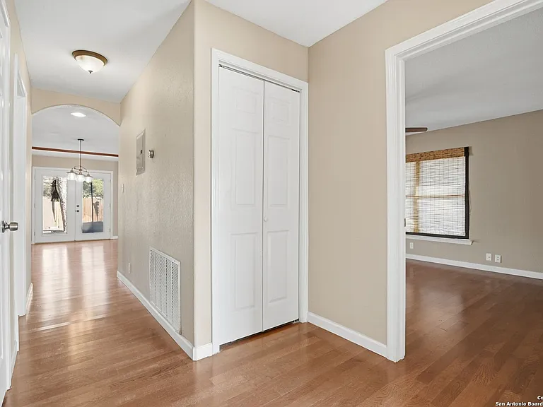 415 Calumet Pl — Photo 22