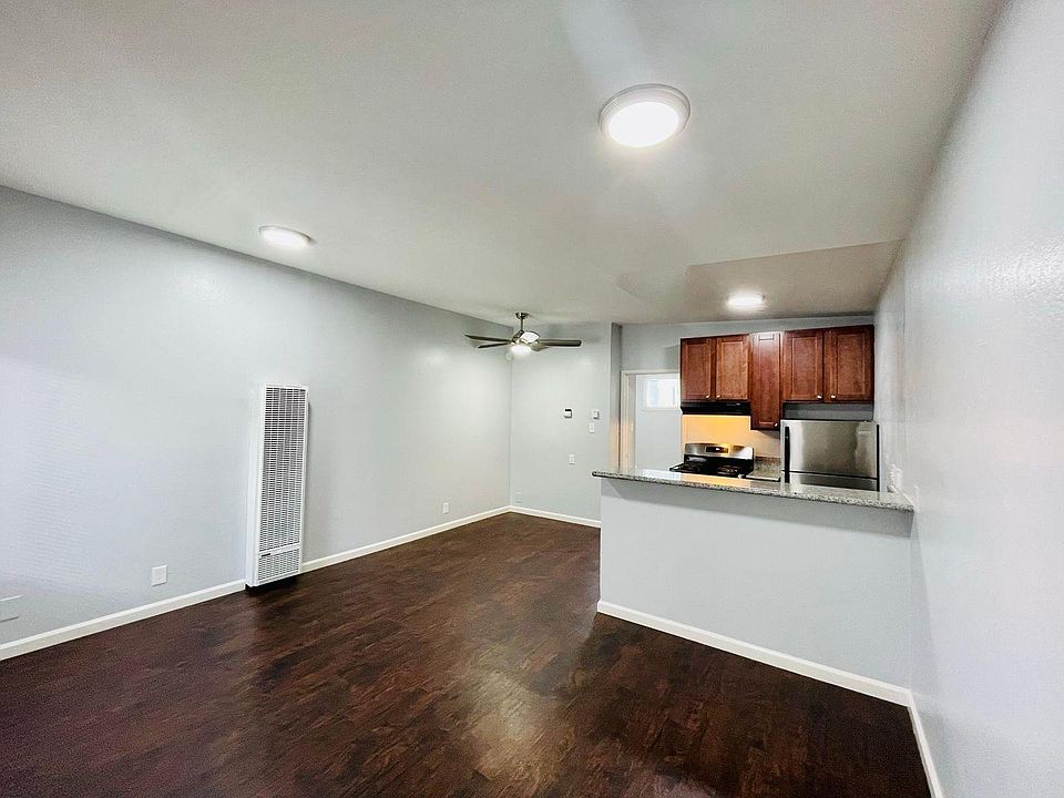 1st image of 2522 35th Ave APT 17