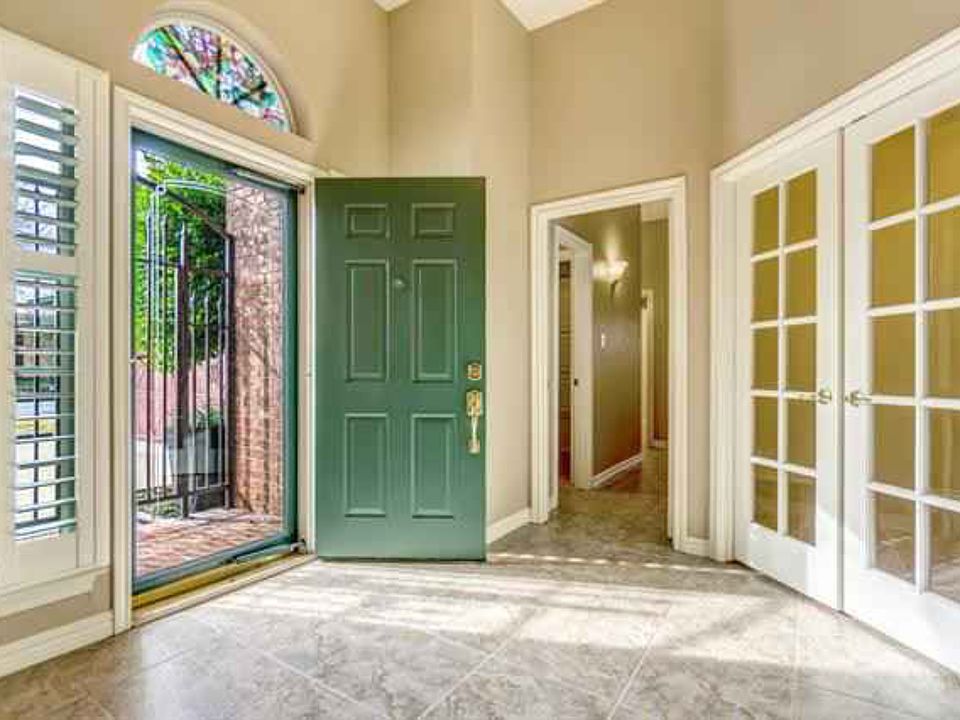 1st image of 6137 Twin Oaks Cir