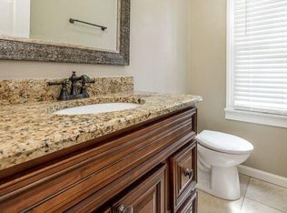 2011 Croghan House Dr, Indian Hills, KY 40207