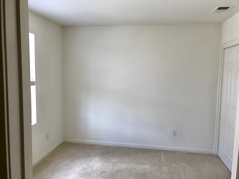 2209 Amaryllis Cir — Photo 11
