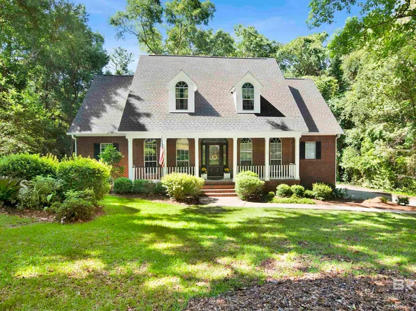 16 Saint Charles Pl, Daphne, AL 36526