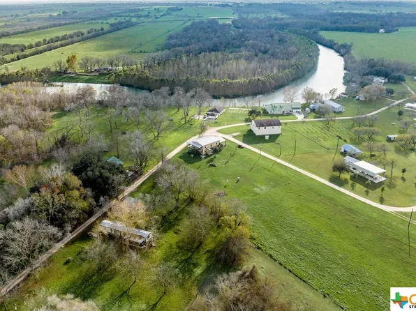 300 Goodwin Rd, Gonzales, TX 78629