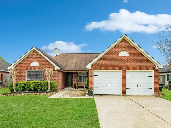 3210 Deer Trail Dr, Alvin, TX 77511