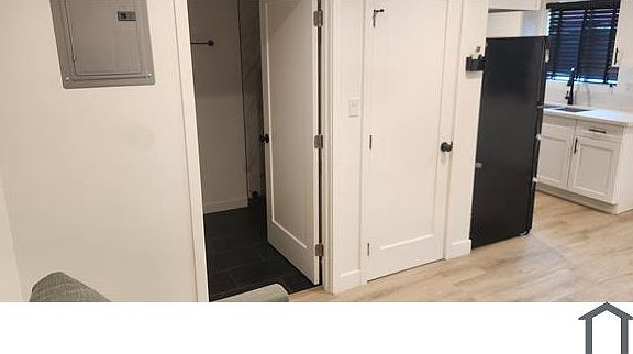 3rd image of 135 W 51st St