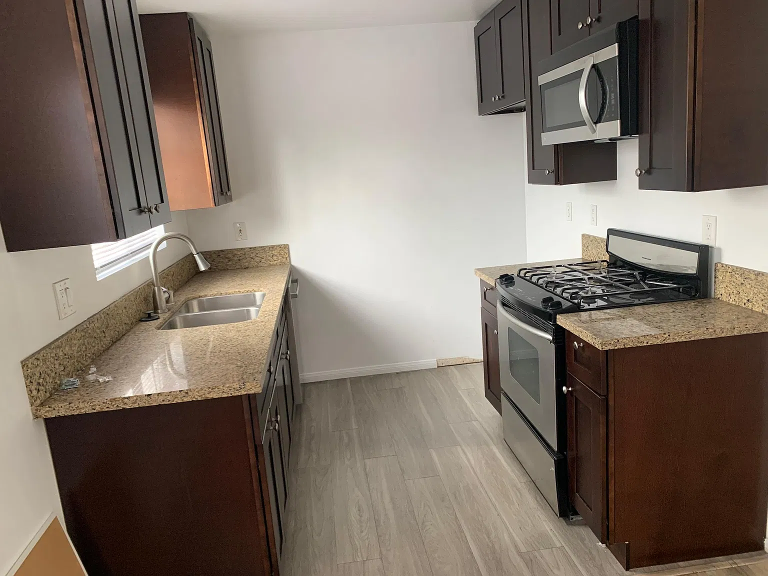 2 bed, 1800 sqft, $2,500 — Photo 3