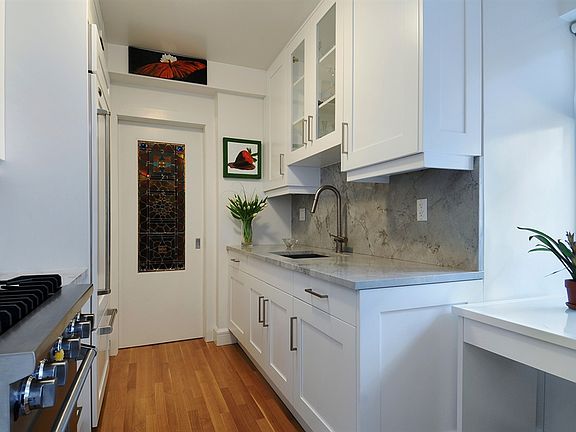 4th image of 200 E 57th St APT 14A