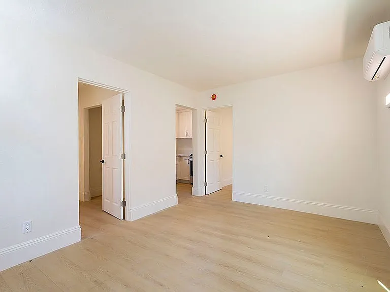 914 E Martin Luther King Junior Blvd — Photo 14