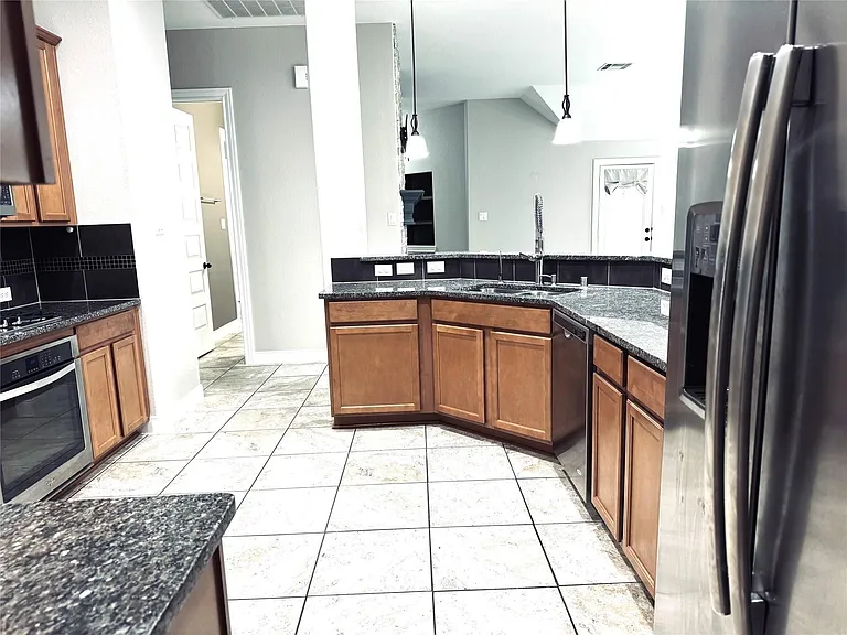 20326 Granophyre Ln — Photo 12
