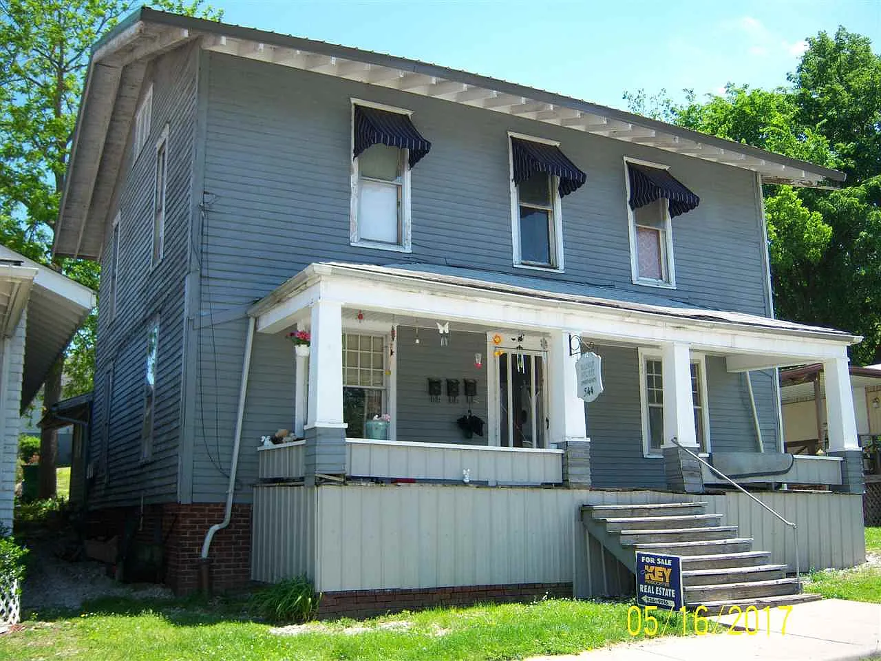 544 S Walnut St photo 1