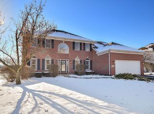 790 Inverness Dr, Aurora, IL 60504