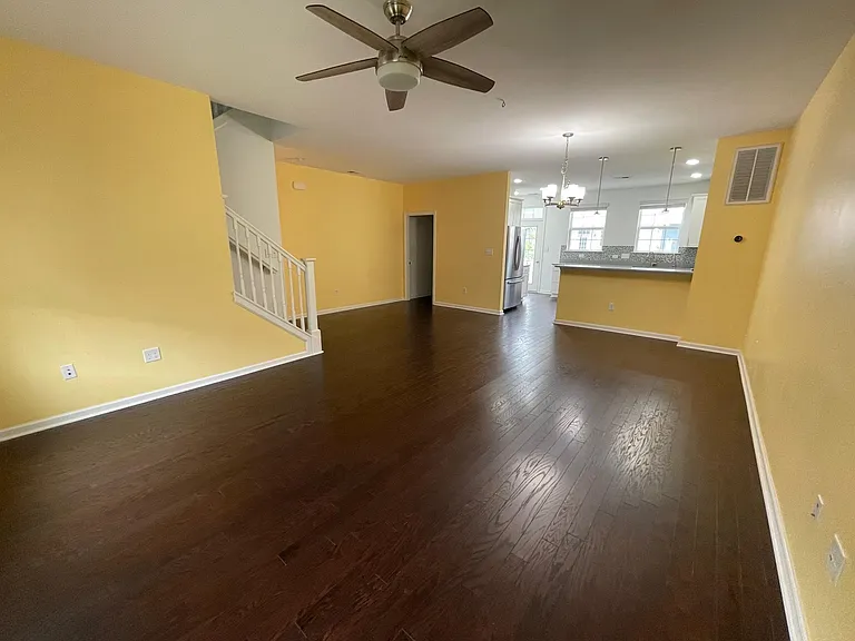 1676 Avalene Way — Photo 3