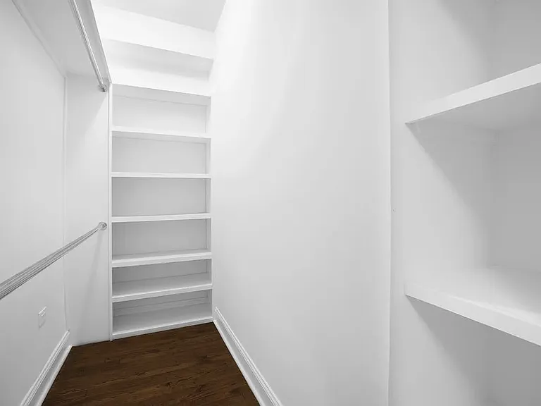 208 W 23rd St #211 — Photo 4