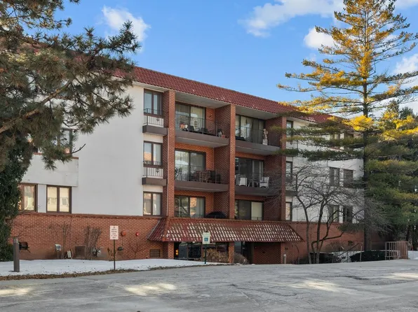 2046 Saint Johns Ave APT 4G, Highland Park, IL 60035