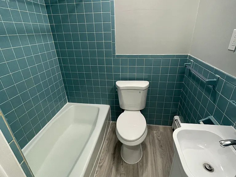421-423 Main St #1R — Photo 7