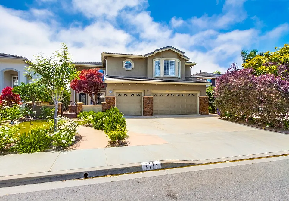 6711 Blue Point Dr