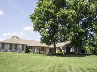 1377 W Cantor Place Dr, Nixa, MO 65714