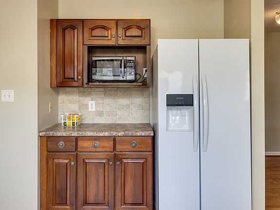 5th image of 1241 Tahoe Ct