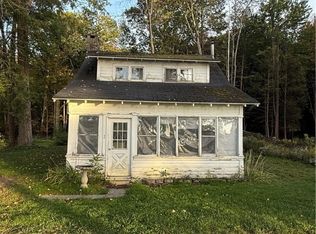 7 S Ramona Beach Rd, Pulaski, NY 13142