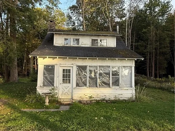 7 S Ramona Beach Rd, Pulaski, NY 13142