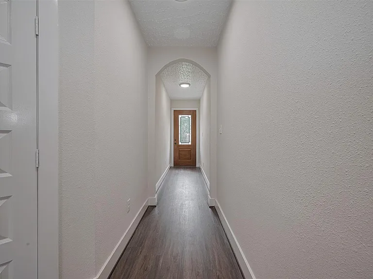 2206 Hoskins Dr — Photo 42