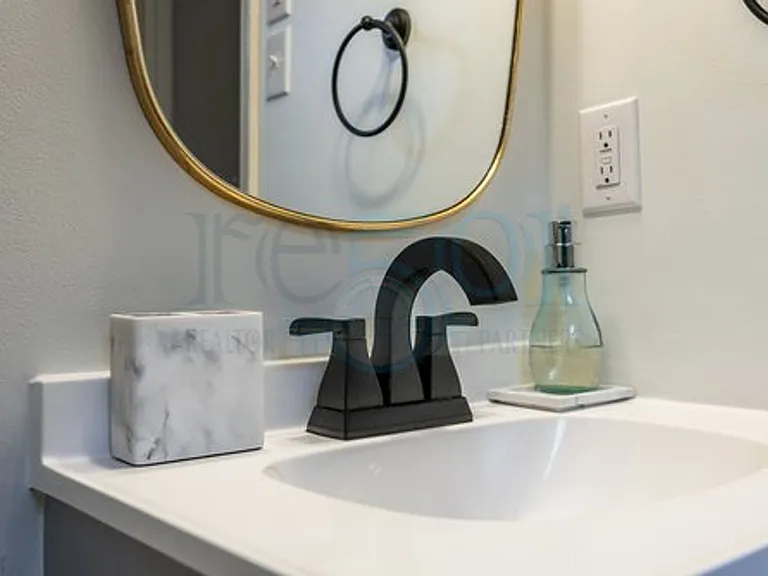 116 Tiffany Cir — Photo 24