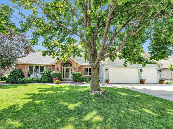 1153 Drews Dr, De Pere, WI 54115