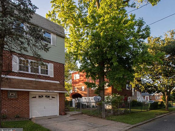2nd image of 8416 Glenloch St
