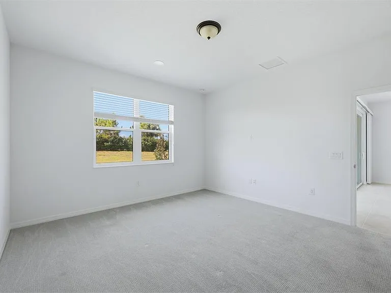 8113 Sternway Rd — Photo 17