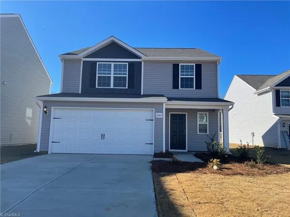 2103 Briar Run Dr, Greensboro, NC 27405